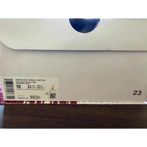 Air Jordan 3 Retro “Lucky Green” – New in Box – Perfect Gift  (W12 / M10.5) - Picture 5 of 6